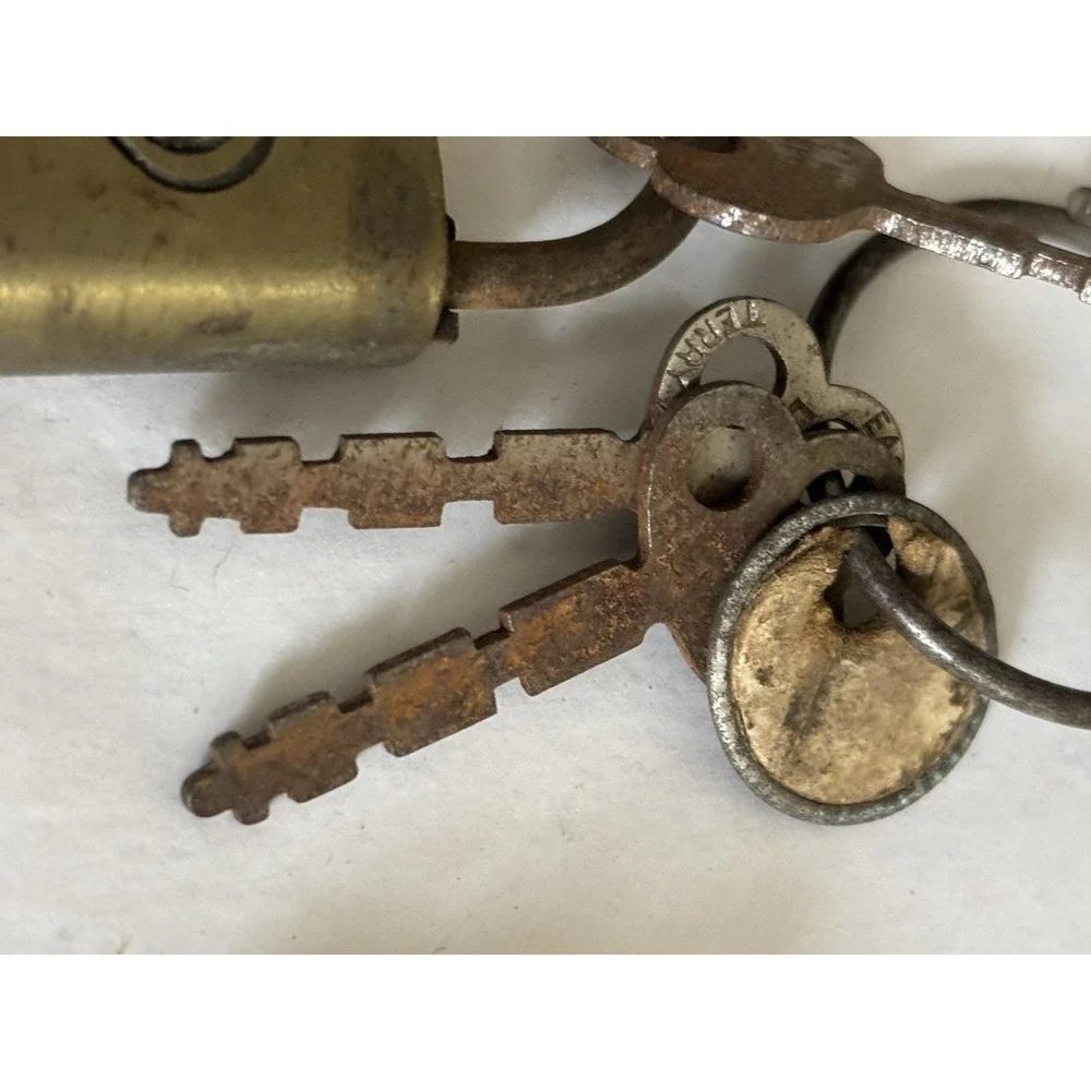 Lot Of 2 Vintage Padlock Yale & Towne Mfg Stamford CT Eagle Small Mini Brass Key